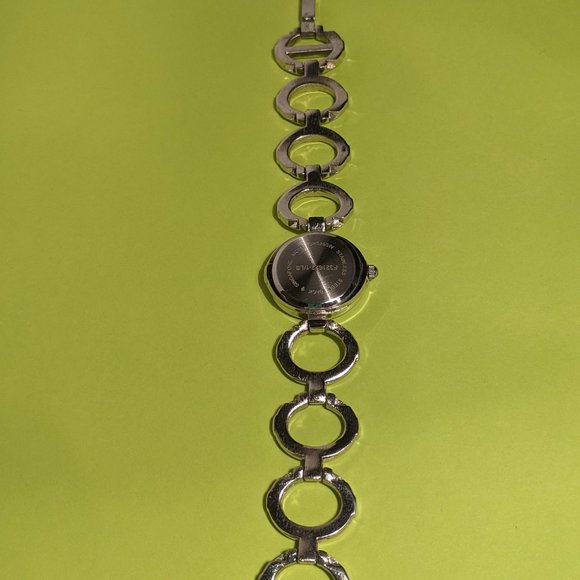 Silver Tone Singapore Quartz Wrist Watch - Picture 4 of 16